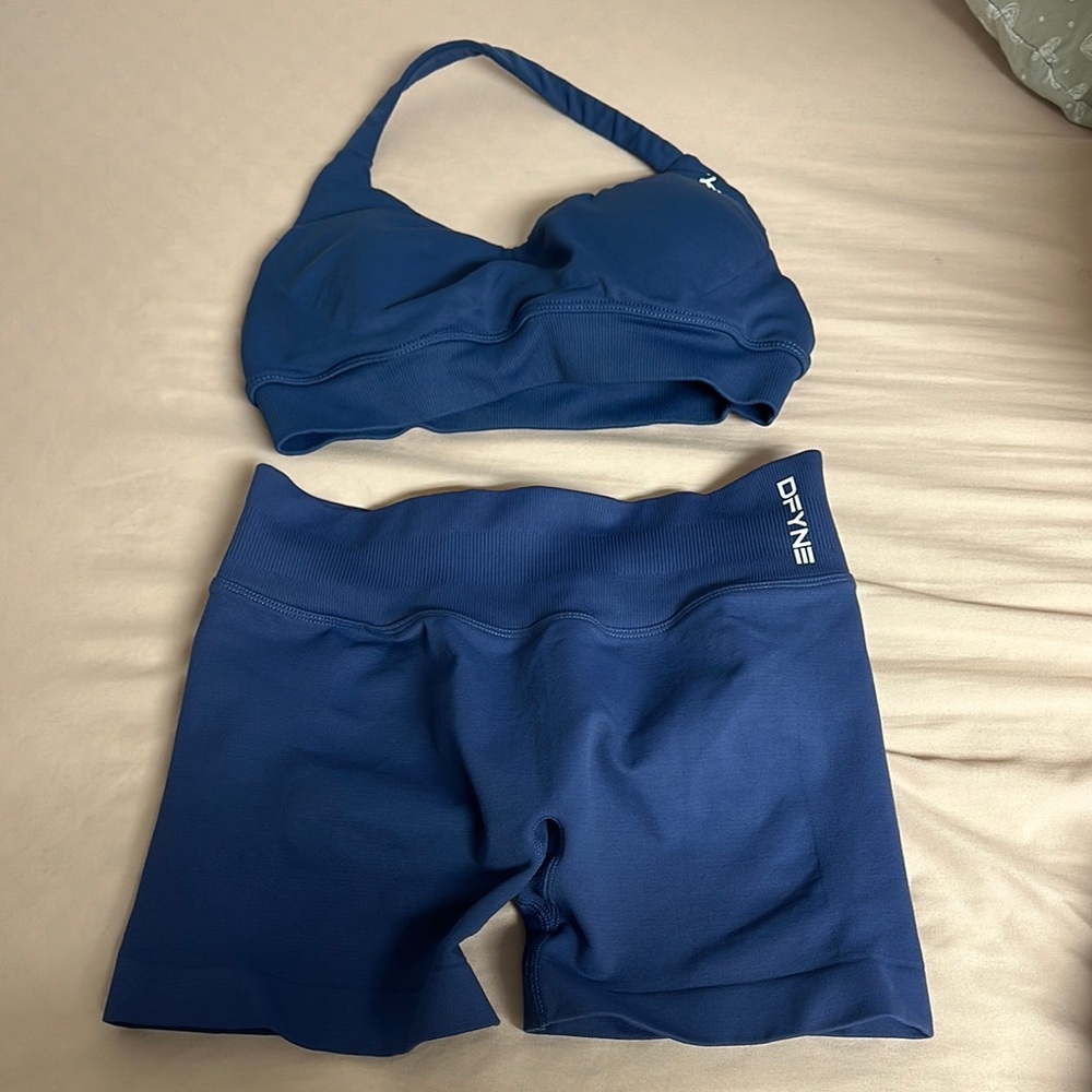 Dyfne Women's Blue Sports Bra and Shorts Set